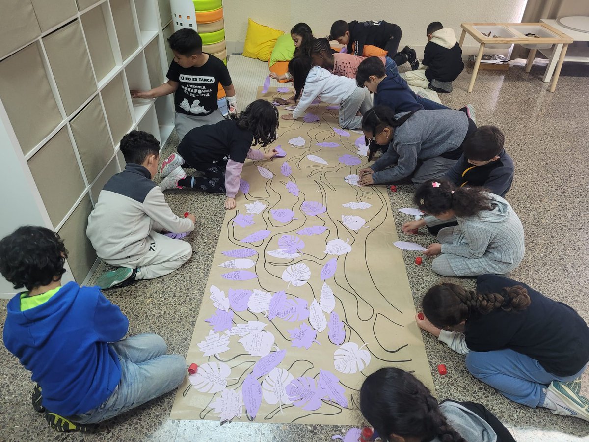 Escola Rocafonda (@escolarocafonda) on Twitter photo Quines dones ens inspiren i motiven? Amb motiu del 8 de març, hem posat en valor moltes dones que han obert camí i són referents per a l'alumnat de tota l'escola.
<a href="/aliancesmagnet/">Aliances Magnet</a> <a href="/EducacioMataro/">Educació Mataró</a> <a href="/educaciocat/">Educació</a> Quines dones ens inspiren i motiven? Amb motiu del 8 de març, hem posat en valor moltes dones que han obert camí i són referents per a l'alumnat de tota l'escola.
<a href="/aliancesmagnet/">Aliances Magnet</a> <a href="/EducacioMataro/">Educació Mataró</a> <a href="/educaciocat/">Educació</a>