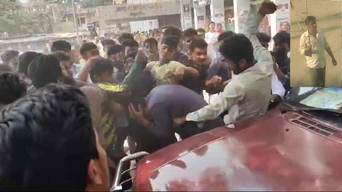 ঠাকুরগাঁওয়ে শিক্ষার্থীদের প্রতিবাদ সমাবেশে যুবলীগ নেতাকে গণধোলাই দিয়ে পুলিশে সোপর্দ