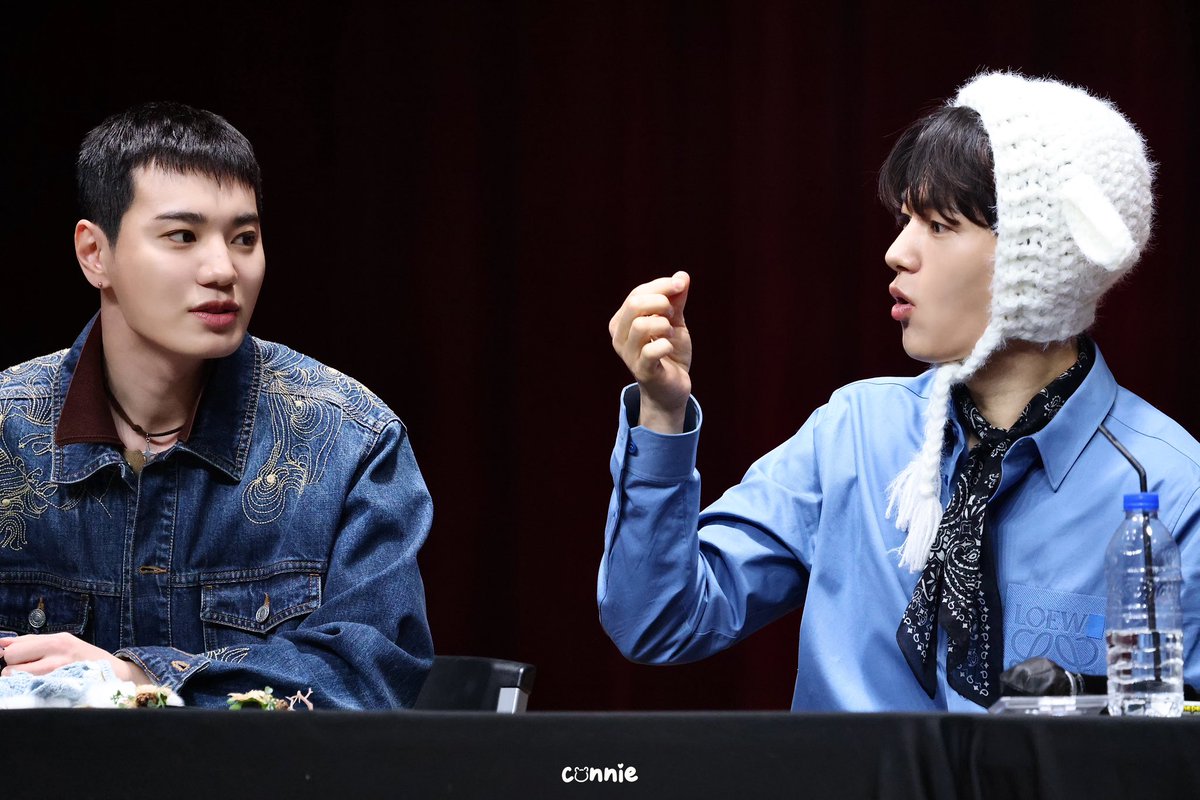 250309 팬싸

오랜만🐱🐰

#성종 #이성종 #SUNGJONG
#INFINITE_SUNGJONG
#명수 #김명수 #MYUNGSOO
#인피니트  #INFINITE
#INFINITE_MYUNGSOO