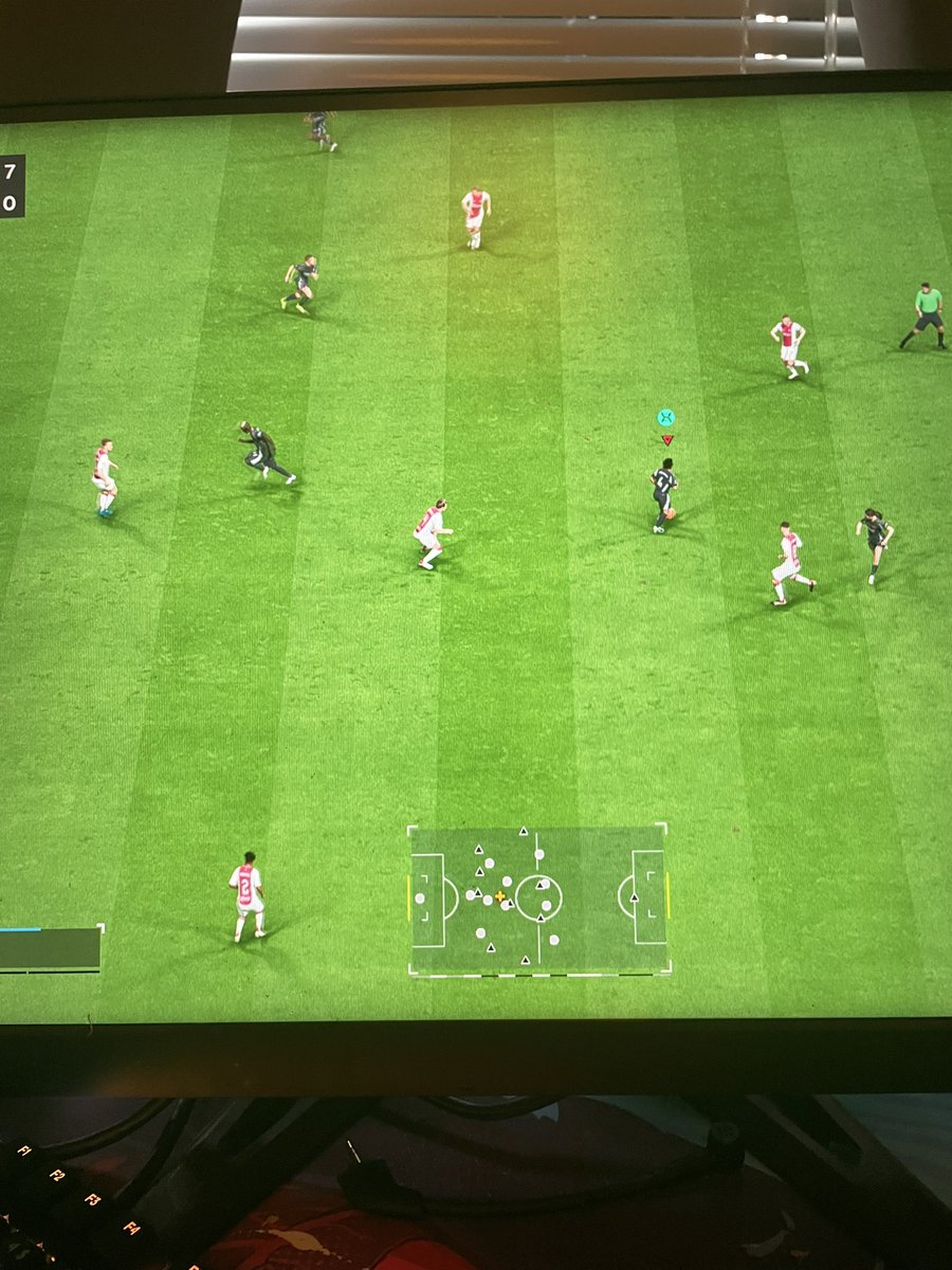 whattttkdwjdk's tweet image. Wanna play some fifa?