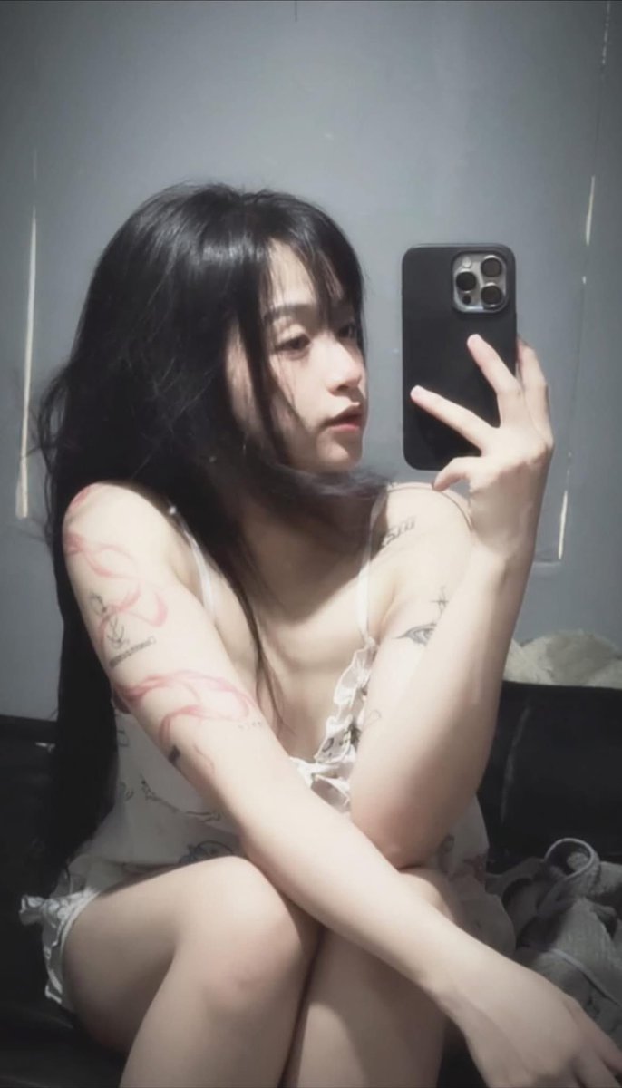 Kalrinn04_'s tweet photo. Ngủ thuii https://t.co/tT9t5yttD0