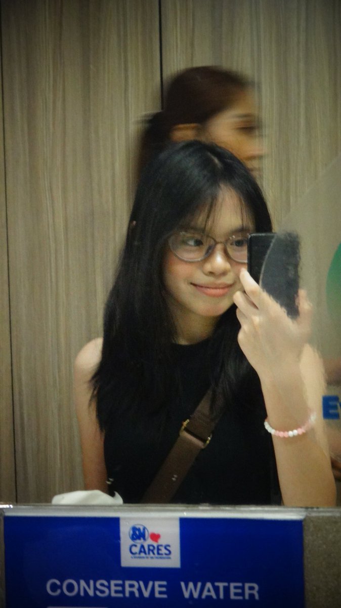 bambiii_10's tweet photo. GOT THIS BABY FROM @achoodubvie RAAAHHHHH. thank you so much for the fast and smooth transaction and for letting me secure this lovely digi cam. TIL MY NEXT BUDOLL, SOFER GANDA #acdviefeedbacks https://t.co/KSCUwACwTn