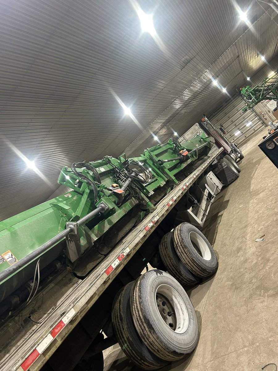 It’s a beautiful day to take in our next project! A bent 2024 C16F stalk master. This will be an awesome addition to our harvest fleet once it’s repaired. Unfortunately we will have to put our 2 project heads on the back burner while we continue to get everything ready for spring