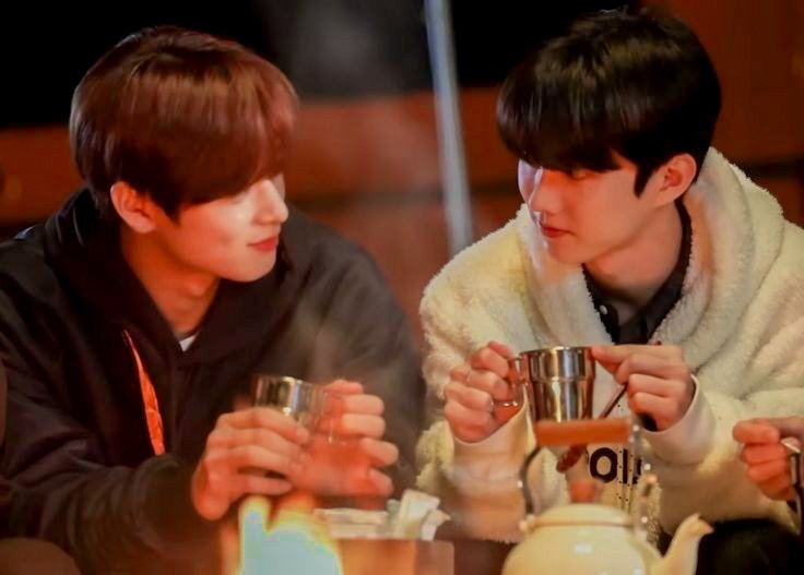 mieowzip's tweet photo. "i wanna be your favorite destination
on the good and bad days."

jukyu few tweet au https://t.co/3LmM1eFOkf