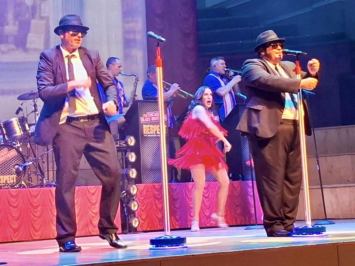 #Belfast with <a href="/ChicagoBluesBro/">ChicagoBluesBrothers</a> 💃🏻🎶
<a href="/UlsterHall/">Ulster Hall | Live Entertainment Belfast</a> #tourlife #uktour