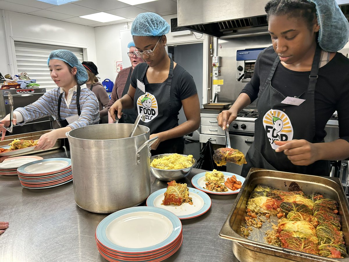 Nothing lifts my week like <a href="/foodcycle/">foodcycle</a> - if you ever have a few hours to give pls consider volunteering, there are projects all around the country. foodcycle.org.uk #volunteering #tacklingloneliness