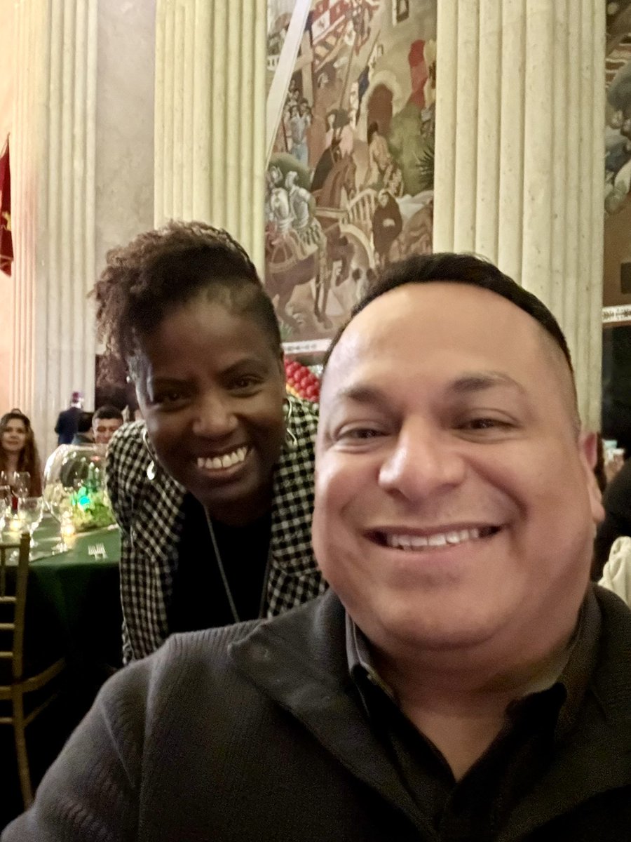 ED_Rivera_DISD's tweet image. Thank you After 8 to Educate for the invite to this year’s gala - No Place Like Home. It’s beautiful to see city, county, state and district leaders, non-profits, and private donors collaborating to support our unhoused youth. 🫶🏽
