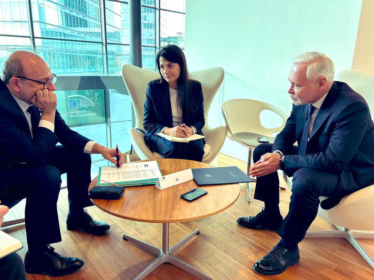 Rémy Rioux (@riouxremy) on Twitter photo Avant d’aller à #Luxembourg au forum de la <a href="/EIB/">European Investment Bank</a> rappeler qu’il n’y a pas de sécurité sans développement, avec <a href="/NadiaCalvino/">Nadia Calviño</a>, <a href="/GertJanEU/">Gert Jan Koopman</a>, la vice-PM ukrainienne <a href="/Svyrydenko_Y/">Yulia Svyrydenko</a> & le maire de #Kharkhiv Ihor Terekhov 🇺🇦 où le groupe <a href="/AFD_France/">Agence Française de #Développement (AFD) 🇫🇷 🇪🇺</a> intervient auprès des populations⚡️💧 🏥 Avant d’aller à #Luxembourg au forum de la <a href="/EIB/">European Investment Bank</a> rappeler qu’il n’y a pas de sécurité sans développement, avec <a href="/NadiaCalvino/">Nadia Calviño</a>, <a href="/GertJanEU/">Gert Jan Koopman</a>, la vice-PM ukrainienne <a href="/Svyrydenko_Y/">Yulia Svyrydenko</a> & le maire de #Kharkhiv Ihor Terekhov 🇺🇦 où le groupe <a href="/AFD_France/">Agence Française de #Développement (AFD) 🇫🇷 🇪🇺</a> intervient auprès des populations⚡️💧 🏥