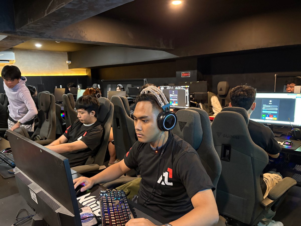 Avalanche Team1 (@avaxteam1) on Twitter photo Another fun weekend in Manila playing <a href="/ShatterlineFPS/">Shatterline FPS</a> and onboarding gamers to <a href="/GamingOnAvax/">Avalanche Gaming ๐บ</a> ๐ต๐ญ
Avalanche in the Philippines is growing with 3 more events in new cities coming up this month.
๐บdoption Another fun weekend in Manila playing <a href="/ShatterlineFPS/">Shatterline FPS</a> and onboarding gamers to <a href="/GamingOnAvax/">Avalanche Gaming ๐บ</a> ๐ต๐ญ
Avalanche in the Philippines is growing with 3 more events in new cities coming up this month.
๐บdoption