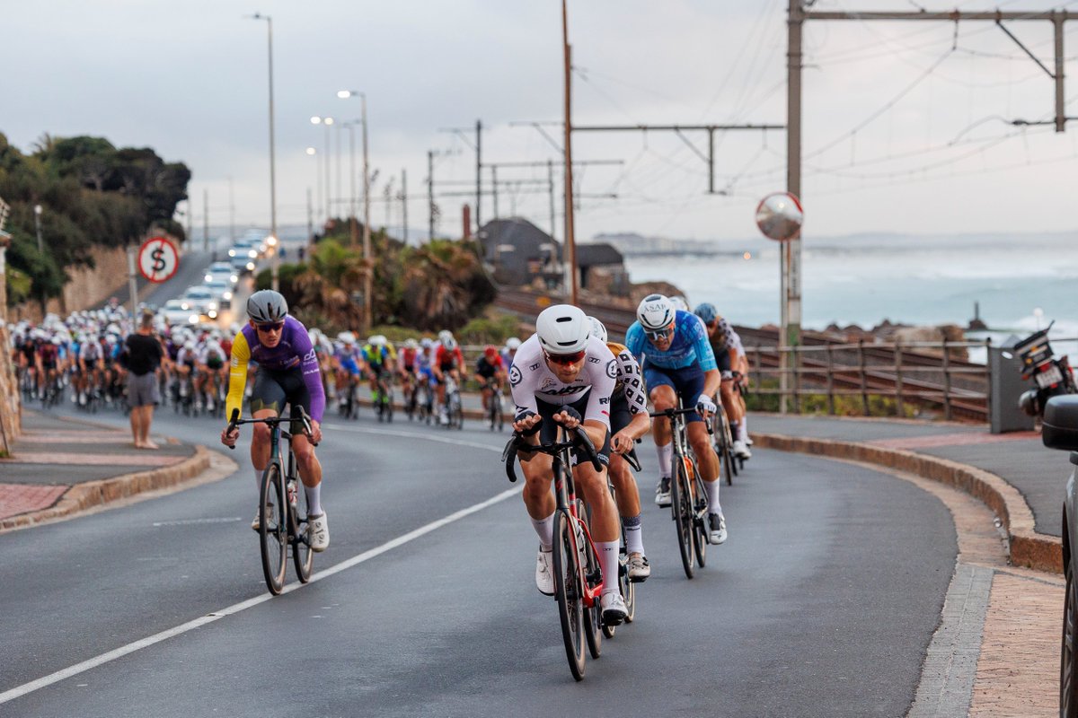 Diverge (@diverge_info) on Twitter photo Following in the footsteps of his father, Malcolm, who won 3 <a href="/CTCycleTour/">Cape Town Cycle Tour</a> titles, Tyler Lange sprinted to victory in the 2025 race. His winning time was 1:41 faster than Robbie Hunter's 2008 previous course record time. diverge.info/2025/03/09/cap… Following in the footsteps of his father, Malcolm, who won 3 <a href="/CTCycleTour/">Cape Town Cycle Tour</a> titles, Tyler Lange sprinted to victory in the 2025 race. His winning time was 1:41 faster than Robbie Hunter's 2008 previous course record time. diverge.info/2025/03/09/cap…