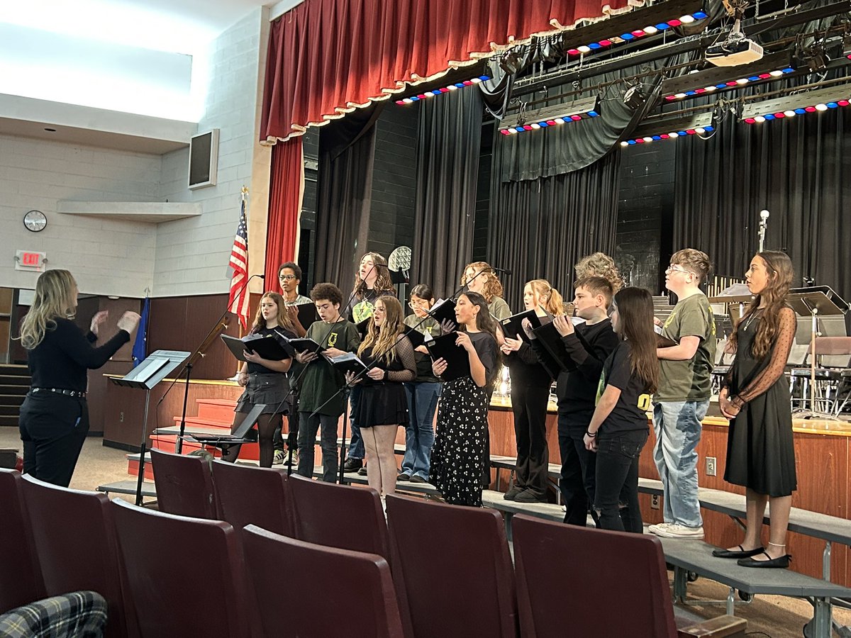 VMMSART (@vmmsart) on Twitter photo Thursday night’s 6th Annual District Arts Festival was a blast! Congratulations to all our talented singers, musicians and artists! Mustangs do it all 🙌🏻🐎 <a href="/VMMSMustangs/">Veterans Memorial Middle School</a> Thursday night’s 6th Annual District Arts Festival was a blast! Congratulations to all our talented singers, musicians and artists! Mustangs do it all 🙌🏻🐎 <a href="/VMMSMustangs/">Veterans Memorial Middle School</a>