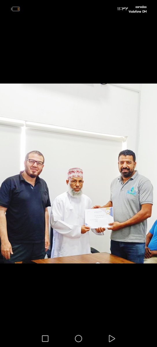 تم اليوم تكريم مهندسي شركة ارتواء كأفضل موظفي الشهر تقديرًا لجهودهم الكبيرة وإسهاماتهم في نجاح الشركة. شكرًا لهم على تفانيهم وإبداعهم المستمر! ⭐👏 #شركة_ارتواء #تكريم_الموظفين