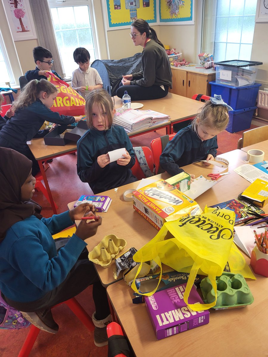 Mrs Murphy's class had a lovely time making some junk art with their Senior Infant friends for wellbeing week. #amberflag #kindness #friendship