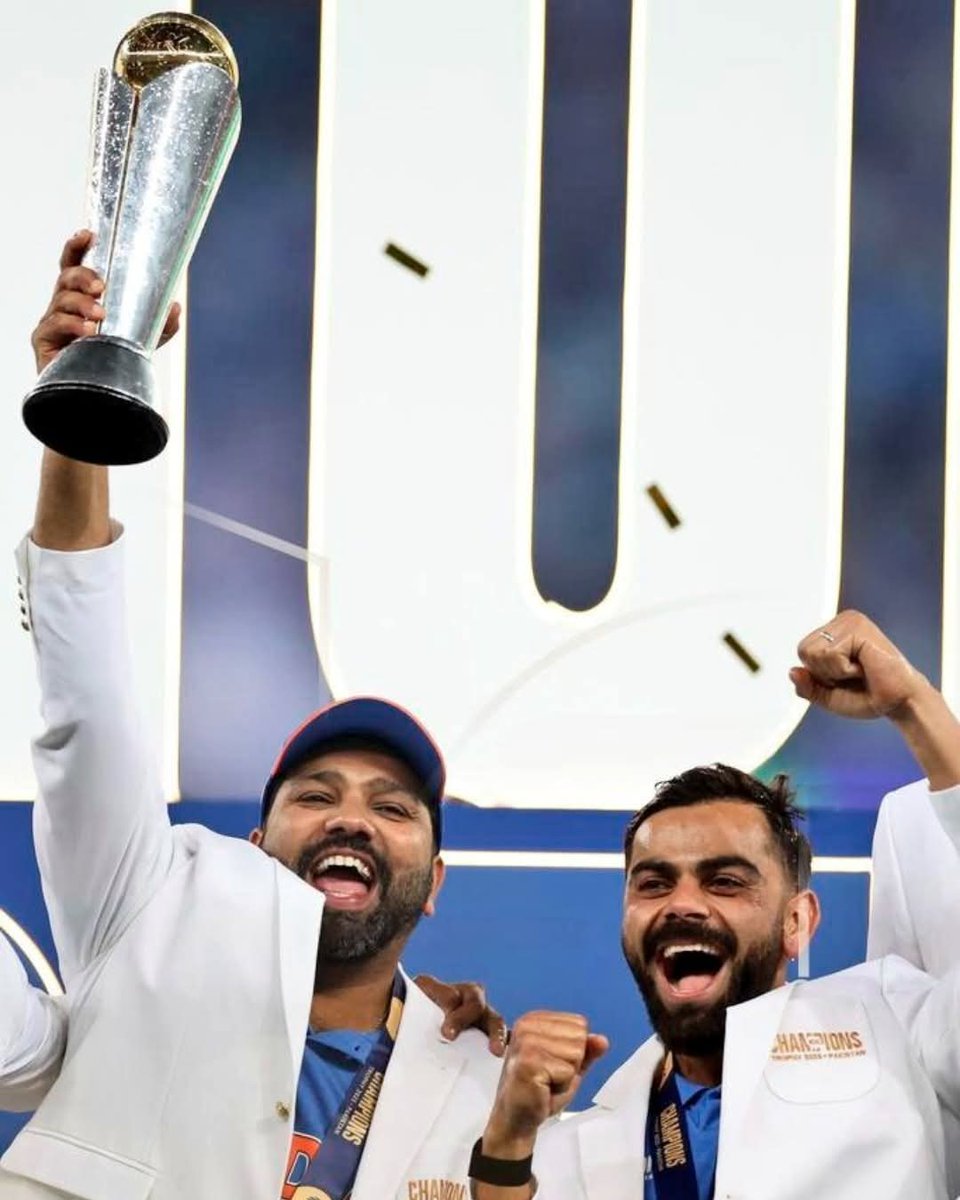Ramesh Kumar 13 (@imrkparihar) on Twitter photo रो - को नहीं रोक पाए ट्रॉफी से
<a href="/ImRo45/">Rohit Sharma</a> 
<a href="/imVkohli/">Virat Kohli</a> रो - को नहीं रोक पाए ट्रॉफी से
<a href="/ImRo45/">Rohit Sharma</a> 
<a href="/imVkohli/">Virat Kohli</a>