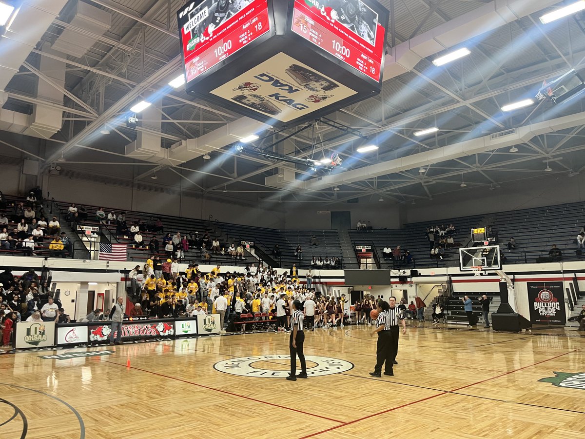 Tony Bogan (@tboges2010) on Twitter photo Halftime from the Memorial Fieldhouse:
<a href="/ShoregalsBBall/">Shoregals Basketball</a> 18
<a href="/LadyArcs/">Brush Lady Arcs Basketball</a> 15
It has been a defensive contest thus far after one half of basketball. Sophomore forward Molly Milligan has eight for the Shoregals.
<a href="/SportsKee1/">KeeOnSports</a> Halftime from the Memorial Fieldhouse:
<a href="/ShoregalsBBall/">Shoregals Basketball</a> 18
<a href="/LadyArcs/">Brush Lady Arcs Basketball</a> 15
It has been a defensive contest thus far after one half of basketball. Sophomore forward Molly Milligan has eight for the Shoregals.
<a href="/SportsKee1/">KeeOnSports</a>
