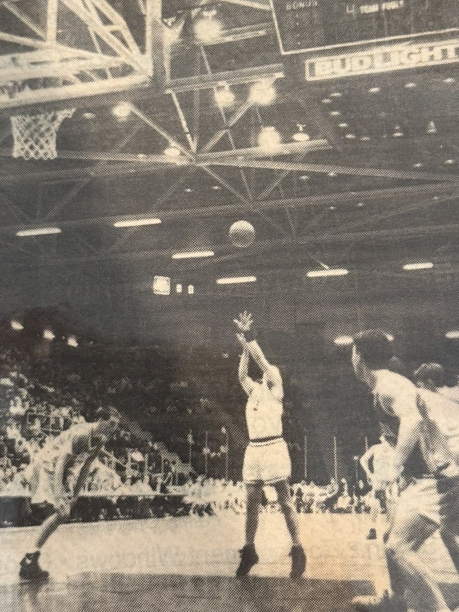 RealFHIII's tweet photo. In 90 minutes, Shaker faces Green Tech in search of their first Sectional title since our team won, 33 YEARS AGO!

I’m thinking “33” proves to be the destiny. Thinking of my 1991-92 teammates today.

Let’s get it done @ShakerBlueBison. https://t.co/gUtAWDcj1P