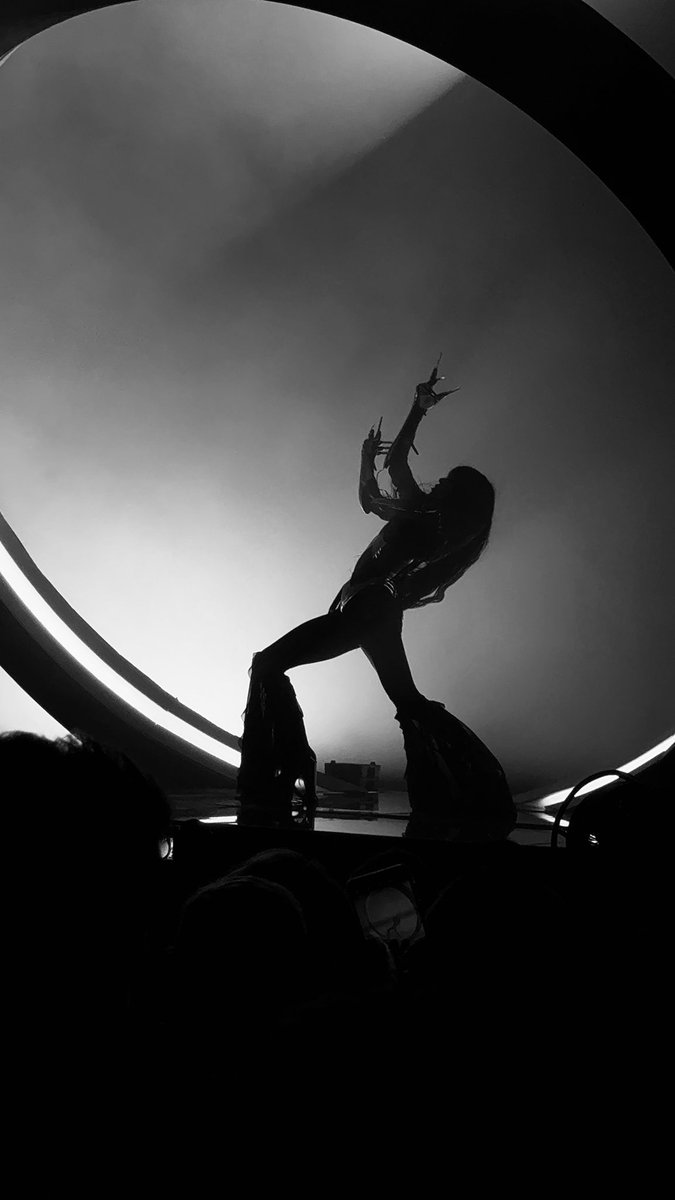 TeddyDebarle's tweet photo. Sorry but I have THE PICTURE of my mother @LOREEN_TALHAOUI 🥲 https://t.co/w7IaxZOPfK