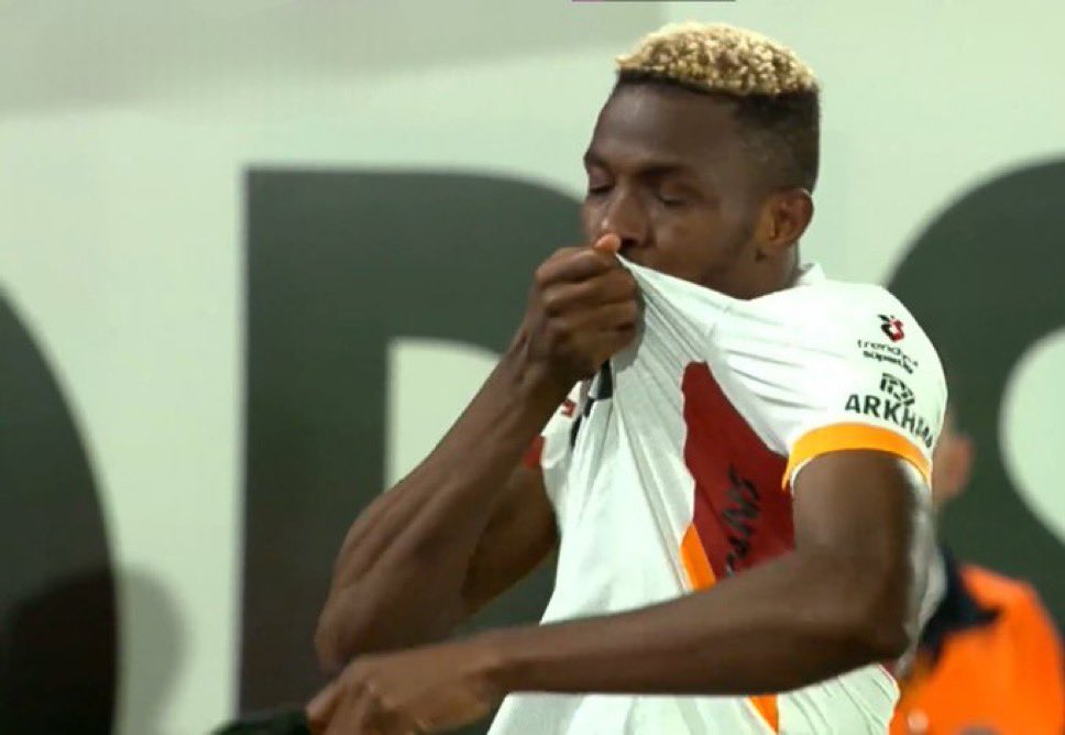 Galibiyet Şerefine yoruma + bırakan tam 5 Kişi Osimhen Forması Hediye edecek. 

✅ Beni Takip Etmeniz Yeterli