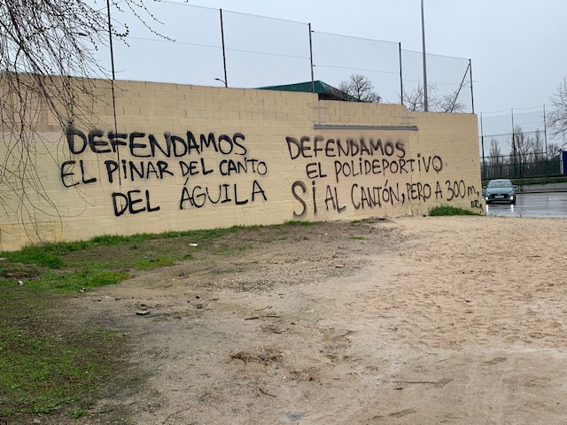 CoordinadoraHTZ's tweet photo. Todo el barrio sabe lo que van a construir sobre el pinar y los terrenos del polideportivo menos David Pérez, que en el Pleno no supo responder a esta pregunta. https://t.co/XDTdawmPXJ