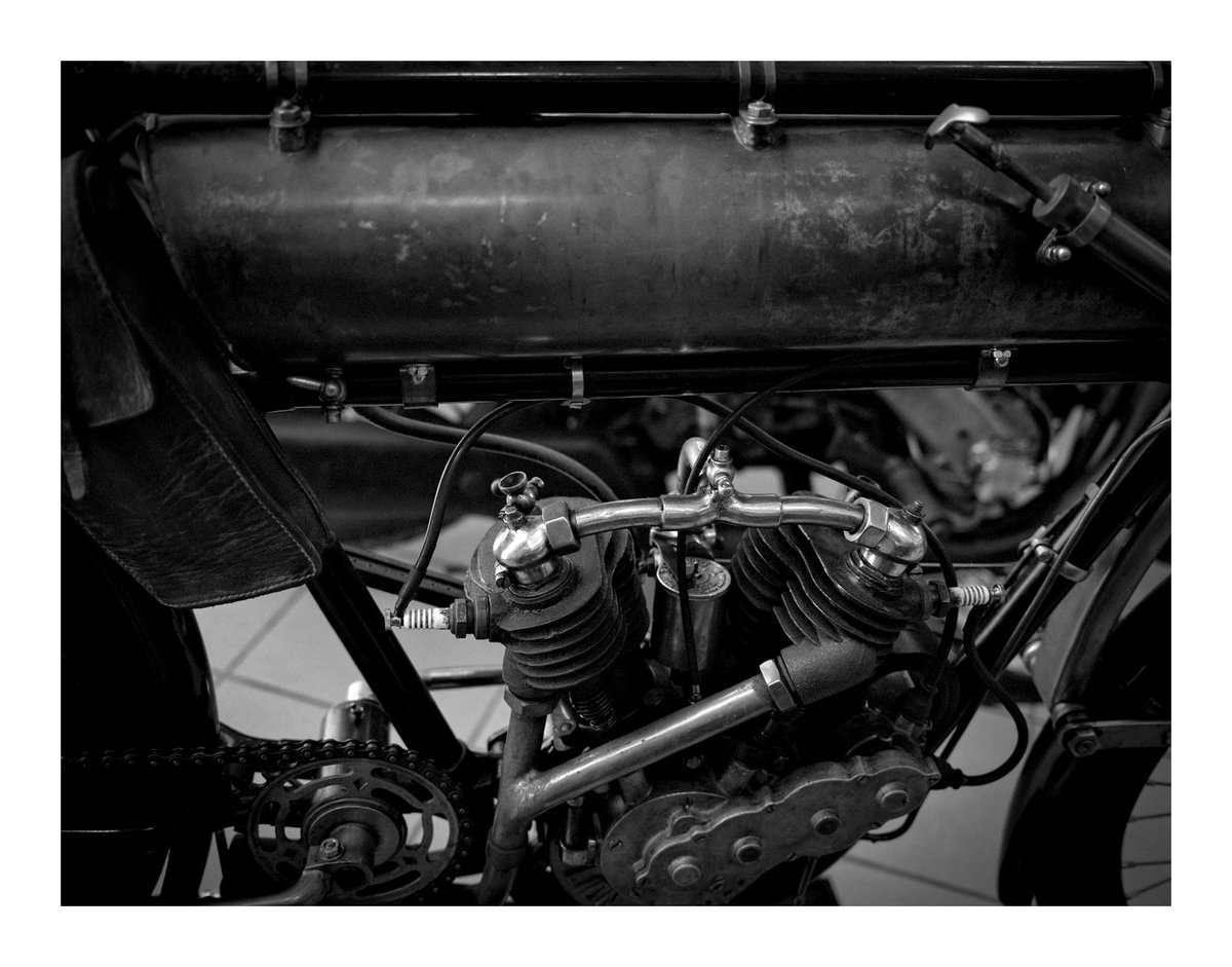🌿  photo <a href="/jocelynjosso/">Jocelyn Josso • Photographe • Dessinateur</a> 
🍁  #wasquehal #vintagemotoshow #vintagemotorcycle
🪩  #photocouleur #artphotography
 🍂 #fujifilm #fujix100v