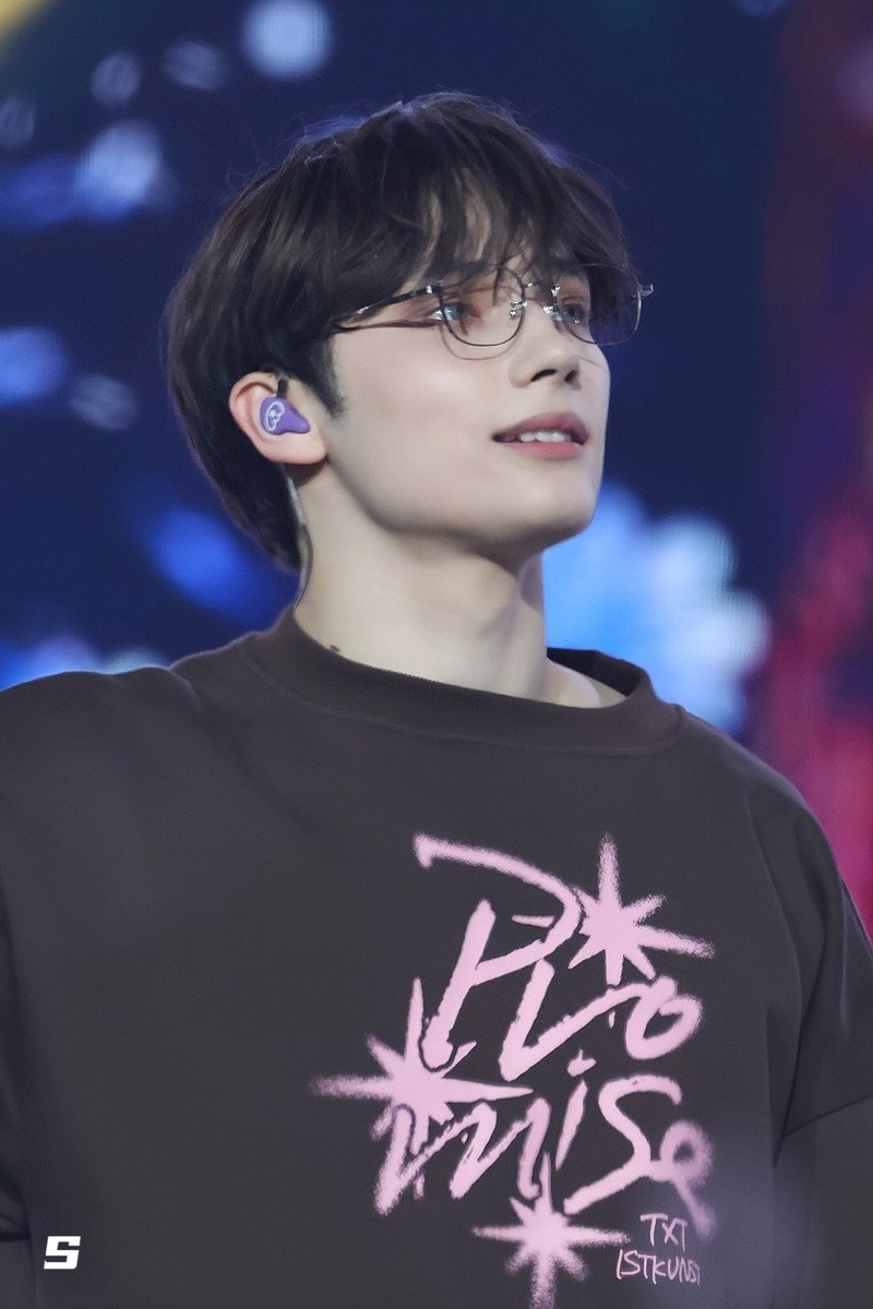 hyukalooks's tweet photo. 👓 https://t.co/XPFzVdl0k5
