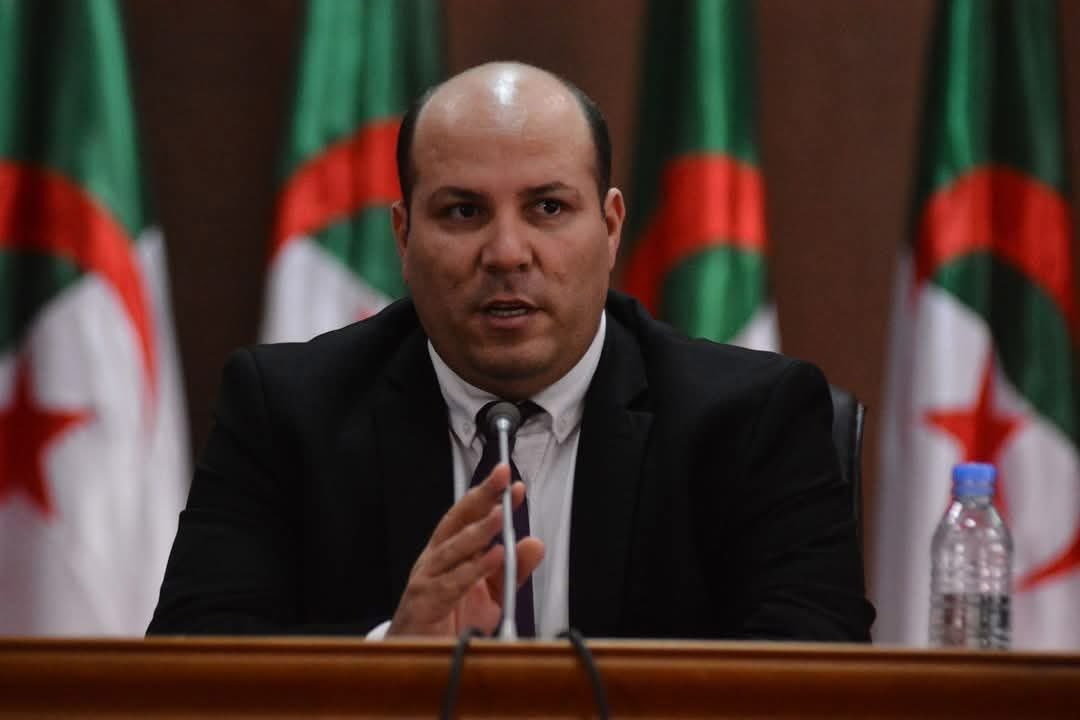 ⭕️ Youcef Boukoucha (FFS) est élu nouveau sénateur de la wilaya de Bejaia pour les six prochaines années. Il a obtenu 355 voix sur un ensemble de 839 inscrits . Il succédera ainsi au sénateur sortant du même parti, Abdenour Derguini.