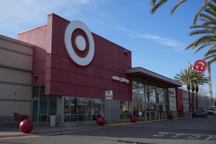 CTSenateDems's tweet photo. Target surrendered to Republican hatred and intolerance. Its competitor, Kohl's, DID NOT.  Just sayin'. 
https://t.co/eD2xuM4jCZ https://t.co/Baa2Edqiis