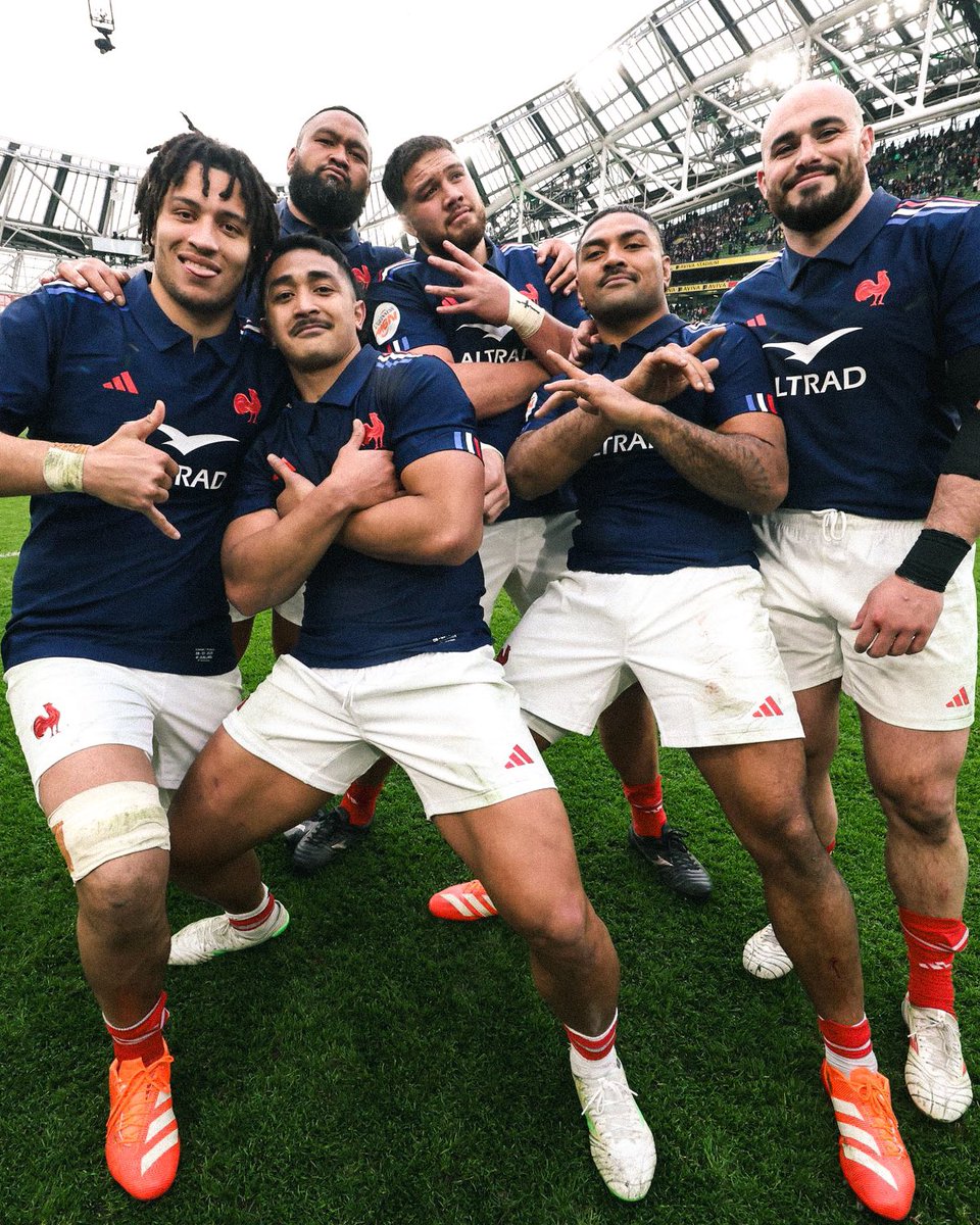 🔵⚪️🔴🥷💥