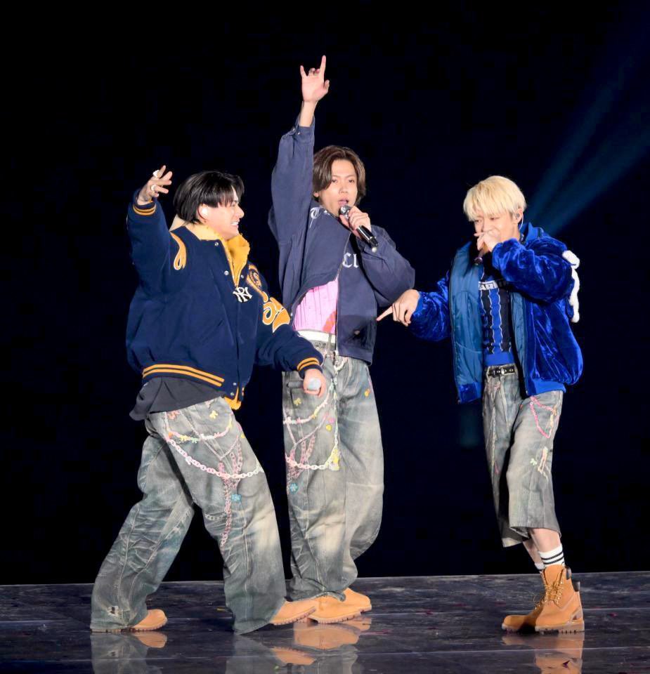 nna10__'s tweet photo. ズボン靴おそろい可愛すぎる
この岸くんのズボンが中身丸見えにしてくれたのね（好き） https://t.co/lRTEoe3cj1