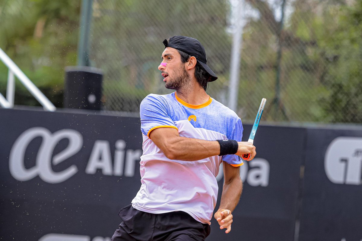 THIAGO TIRANTE ES CAMPEÓN EN CORDOBA

Venció 6-4 6-0 a Ficovich con una actuación fantástica en la final, que le da su 1er título Challenger en el país. 

Semana para retomar la confianza en el año y subir al puesto #116 del ranking. Está muy cerca de jugar Roland Garros.
