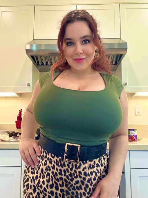 Watch Natasha Nice 🇫🇷🇨🇺🇺🇸's leaked NSFW photo on TwXstars