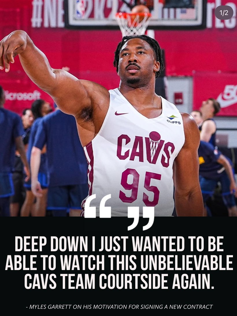 REFLOG18's tweet photo. Myles Garrett is just a fan like us https://t.co/4zrl449Pa3