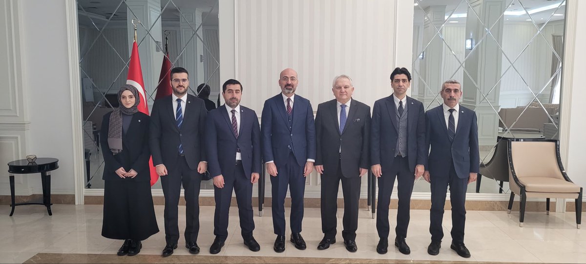 Irak'ı ziyaret eden Türkiye Maarif Vakfı Başkanı Sayın Mahmut Mustafa Özdil ve beraberindeki heyeti Büyükelçiliğimizde ağırladık.