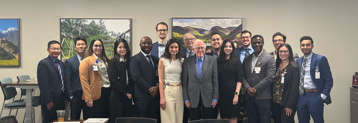 Thank you so much to Dr. Einhorn for being our honored guest at Resident Research Day ! Congrats to all the residents and their great presentations ! <a href="/MoffittRadOnc/">MoffittRadOnc</a> <a href="/MoffittNews/">Moffitt Cancer Center</a> <a href="/KOSJ12/">Kosj Yamoah MD, PhD</a> <a href="/JessicaFrakesMD/">Jessica Frakes</a> <a href="/JMBryantMD/">JM Bryant, MD</a> <a href="/RCruzChamorro/">Ruben J. Cruz, MD</a> #radonc