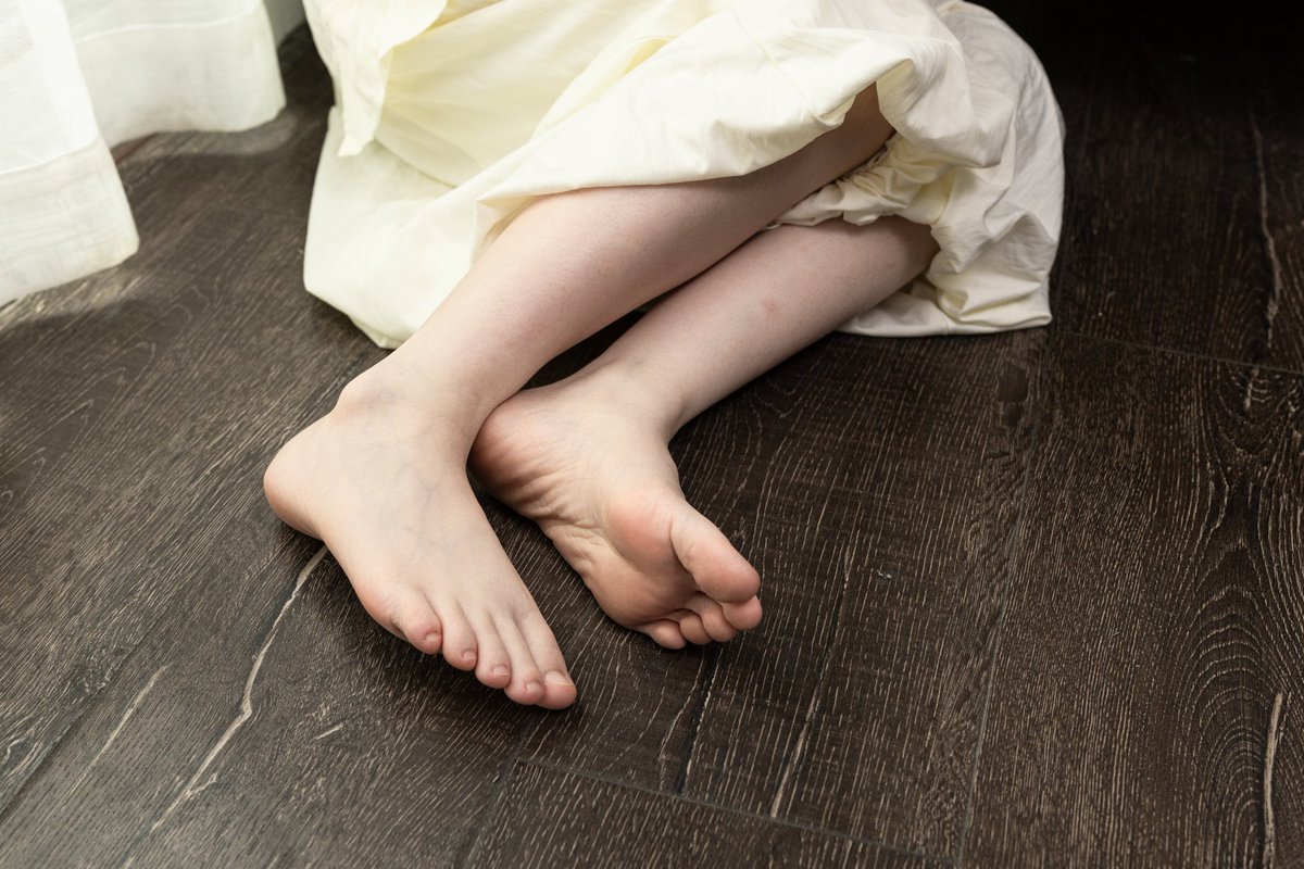 #广州约拍 #足摄 #广州约足 #裸足 #jio #足控 #美足 #爱美足 #脚控 #美甲 #美足美甲 #恋足 #脚 #美脚 #美腿 #足控福利 #玉足 #足射 #feet #jiojio #foot