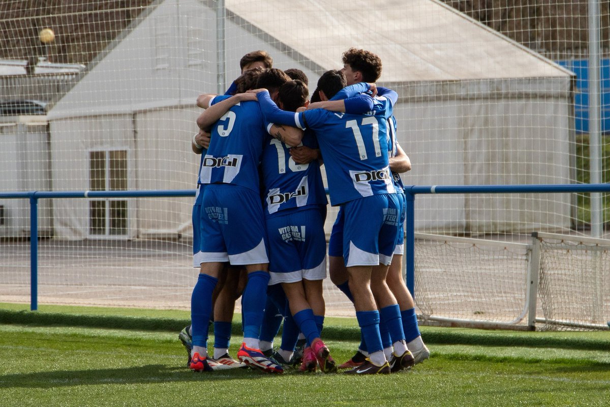 🔚 | FINAAAAAAL  

🟦 #Miniglorias 3️⃣
 [Morcillo, 3', Egoitz, 79' y Aimar, 84']

🟨 <a href="/cdcalahorra/">CD Calahorra</a> 0️⃣

#MinigloriasCalahorra | #SegundaRFEF