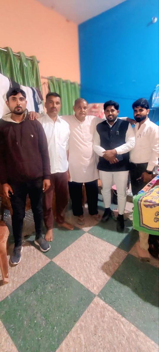 Amarsinghydvmla's tweet image. नरोत्तम सिंह प्रधान नगला पट्टी देवरिया ब्लॉक हसायन को बी.डी.सी. पद प्रतियाशी बनाया गया है एवं उनकी पत्नी को जिला पंचायत सदस्य प्रतियाशी बनाया गया है