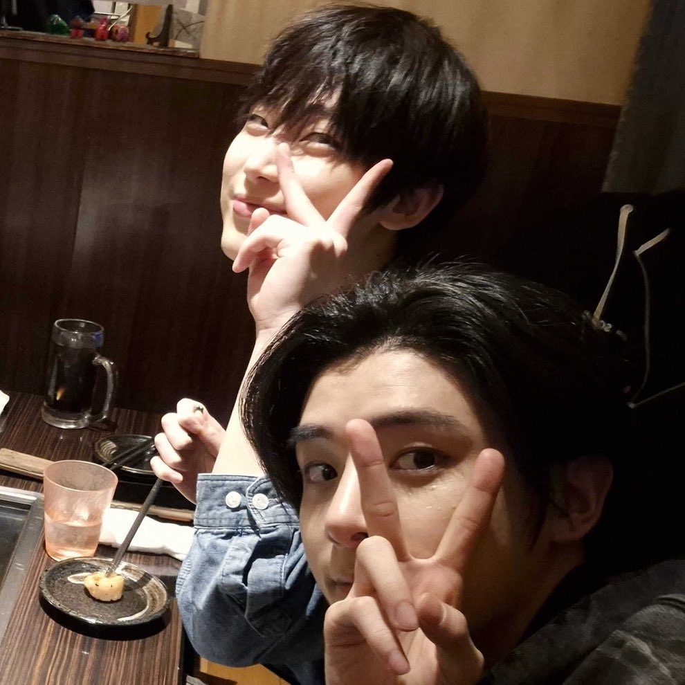 jakesunarchive's tweet photo. OH GOD THEY SO CUTE 😭😭😭😭😭😭😭😭😭😭😭😭 https://t.co/mltsbl2gWY