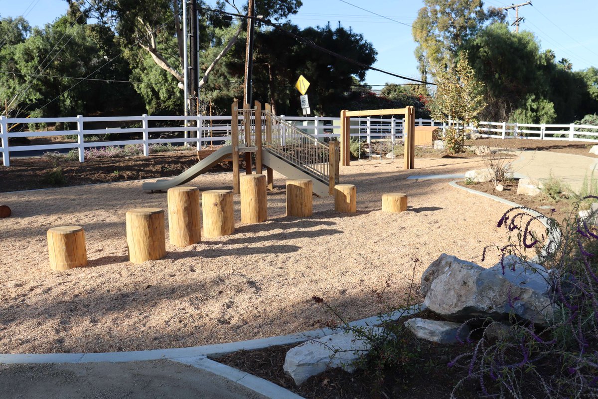 CityofRHE's tweet image. Hey #CityofRHE! 🌞 More daylight means more time to explore! With the extra hour of sunshine, visit our newest pocket park, Founders Park, or take in the beauty of RHE’s scenic trails. 🌿✨ Enjoy the longer days outdoors! #SpringForward