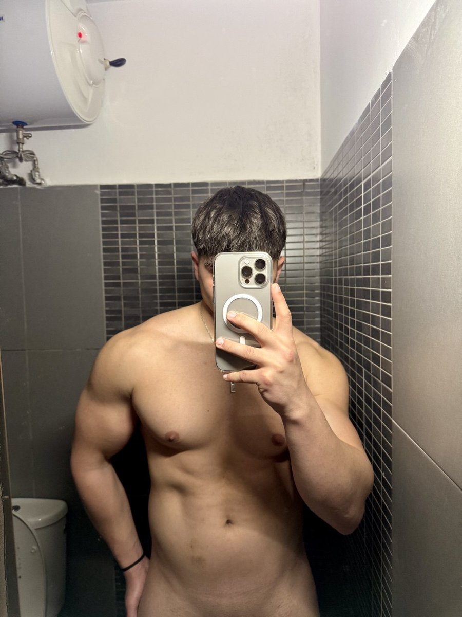 Retweet if you like tops