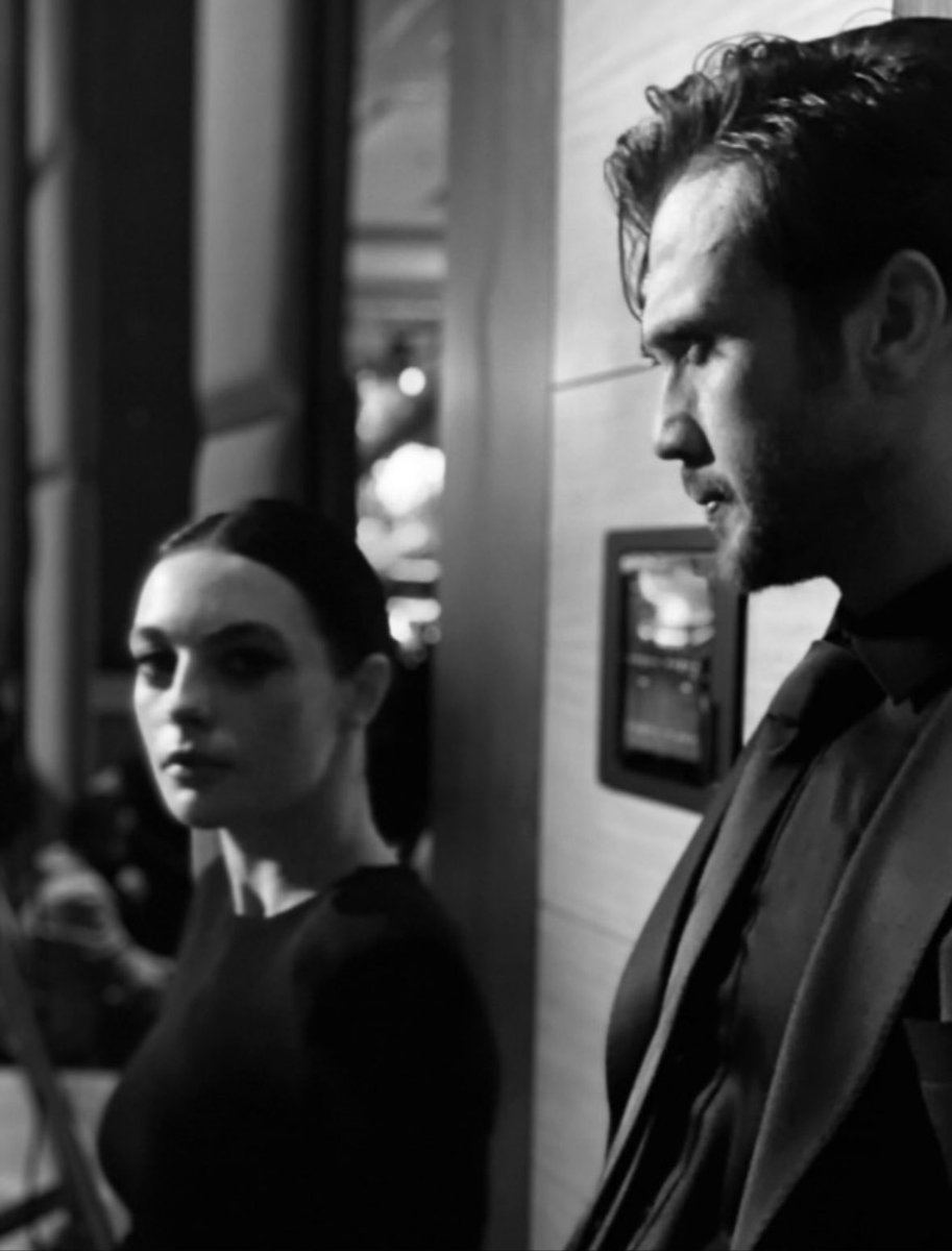 Melis Sezen &amp; Aras Bulut İynemli 💥

#Deha Set