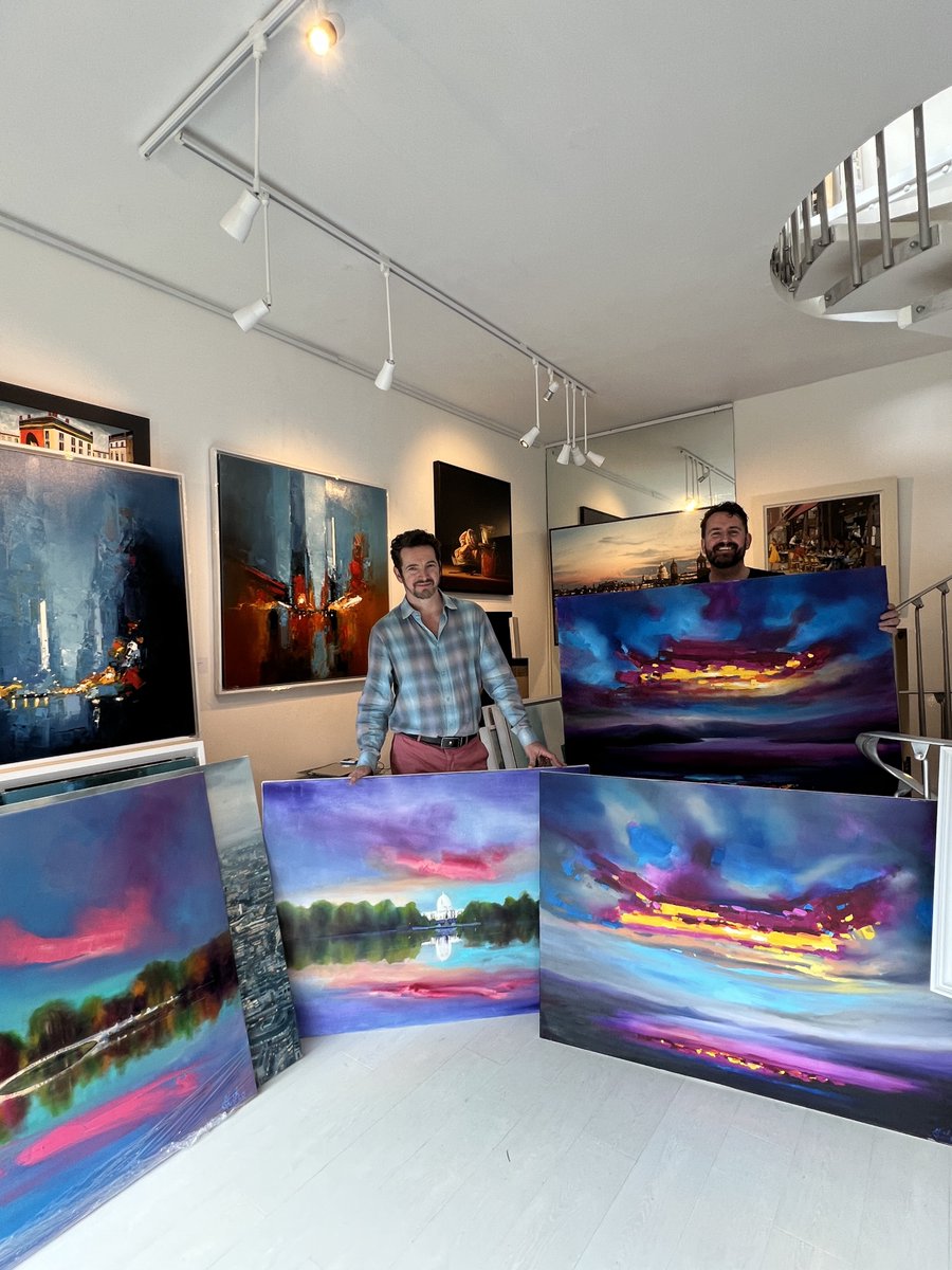 Dropping works off at Chelsea, ready to be shipped to New York this week 😀
#artist