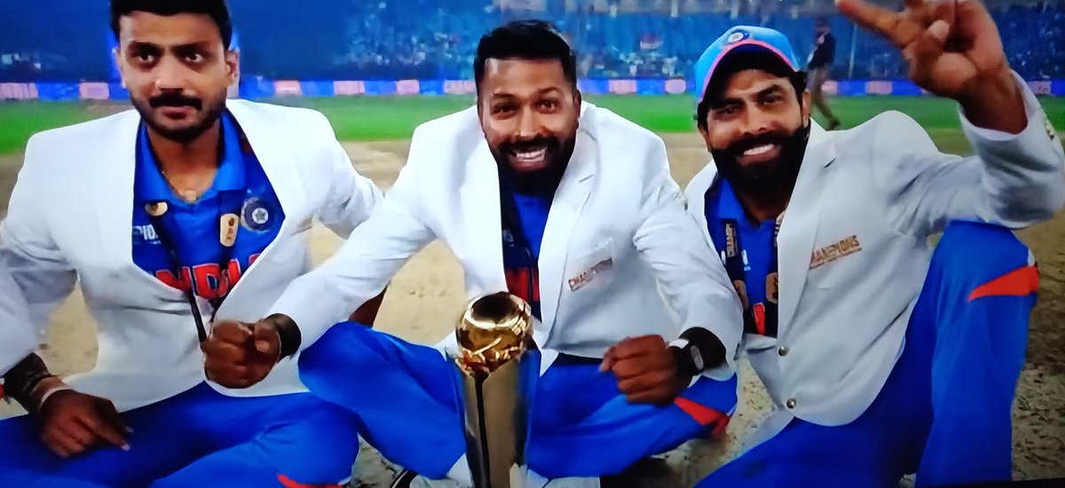 OneTonSoupy's tweet image. This 7th win is just too much for our generation....and more to come TEAM INDIAAAA!!! BLEEDING BLUE!!

#RohitSharma #ICCChampionsTrophy #ChampionsTrophy2025 #RohitSharma𓃵 #INDvNZ #BleedBlue