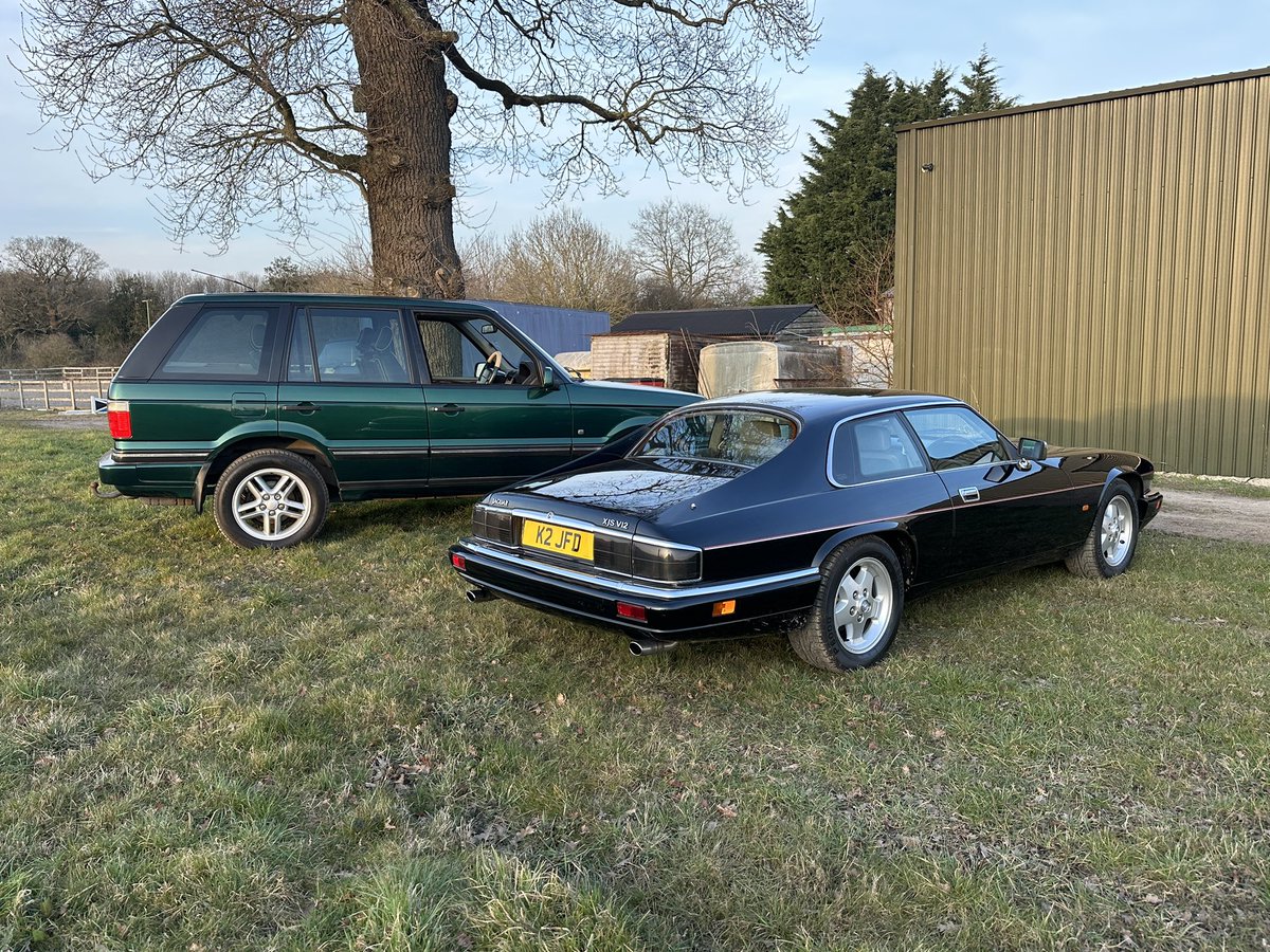GPOnyx's tweet image. XJS V12 out from hibernation ..with another British icon..the Range Rover.. out in the #M2CS this morning in convoy with some nice Porsche owners up to gasoline juice coffee and cars.. sun shone.. good day😁😎🌞