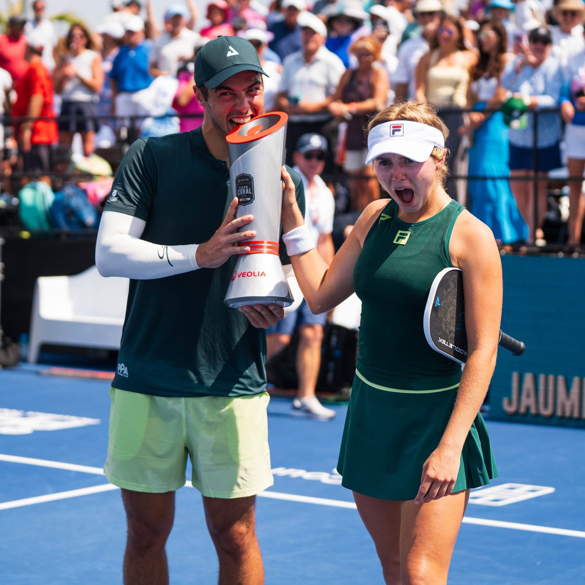 PPAtour's tweet photo. MXD CHAMPS 🏆 @AnnaLeighWaters @BenJohns_pb https://t.co/f6kGqDZ5Lz