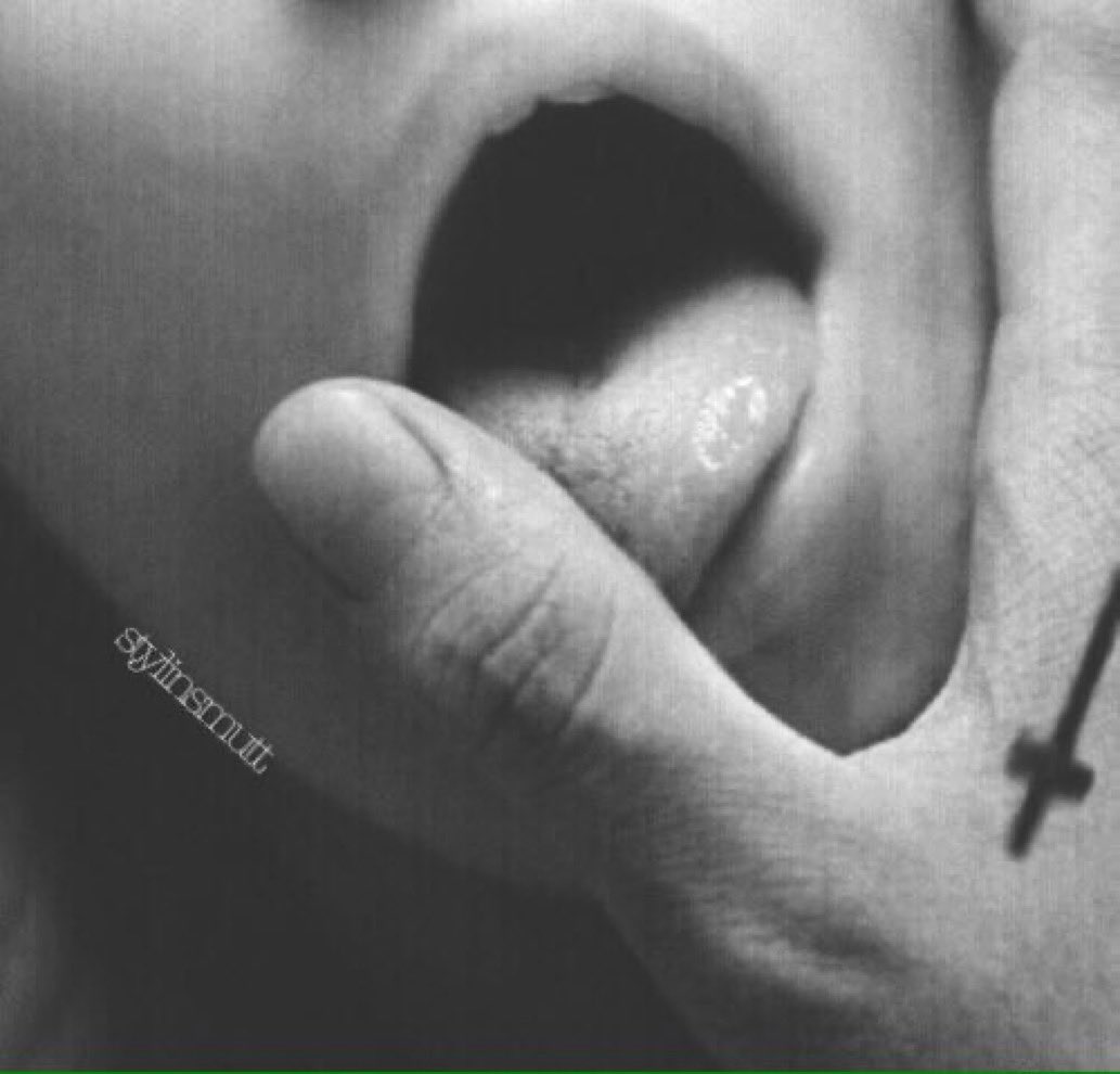 #nsfw

"Then, to Louis’ absolute horror, Harry brings his thumb to his mouth and sucks it clean, lips wrapping around the tip in a way that feels… far too intimate for a casual moment."

archiveofourown.org/works/63438679
