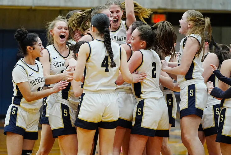 The third time's a charm for <a href="/SutherlandBball/">Sutherland Girls Basketball</a>. After consecutive finals losses, the Knights are <a href="/SecVGBasketball/">Section V Girls Basketball</a> champs, defeating <a href="/NewarkAthletics/">Newark Athletics</a> on Saturday. 

Live at <a href="/DandC/">Democrat & Chronicle</a> dot com (w/ photos from <a href="/tyee23/">Tina MacIntyre-Yee 🌊</a>) democratandchronicle.com/story/sports/h…