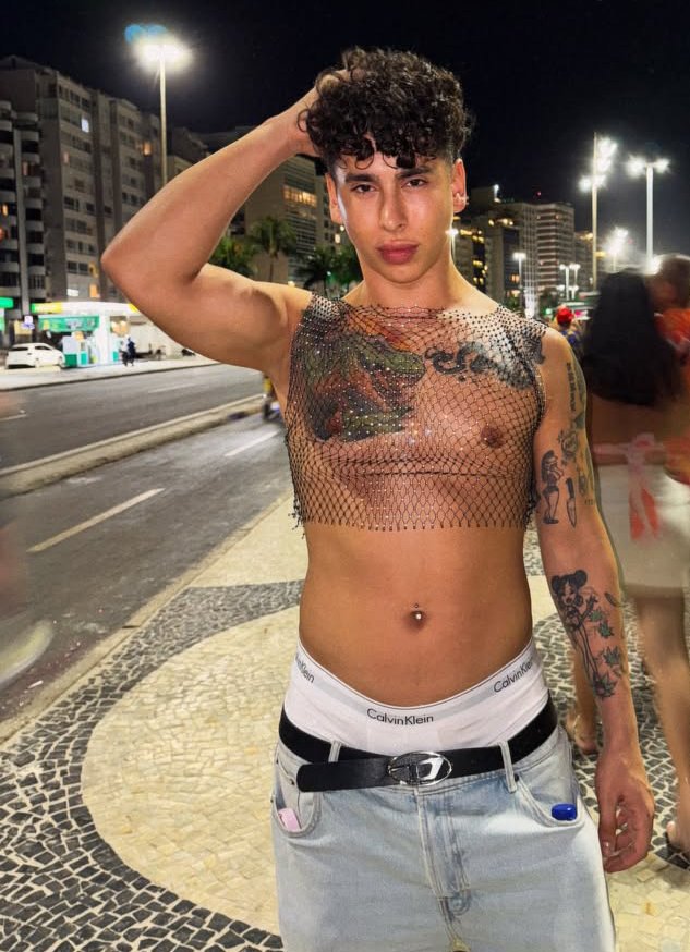 EmiVelaaa_'s tweet image. mini painting stream come say hi ☁️☀️😜