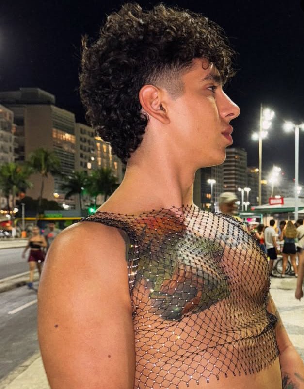 EmiVelaaa_'s tweet image. mini painting stream come say hi ☁️☀️😜