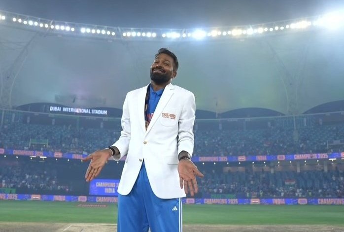 Classic 😄 #HardikPandya moment 
He created his iconic pose 🎉👑🔥
#ChampionsTrophy2025 
#ChampionsTrophy